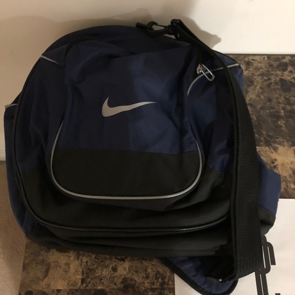 Nike Duffle Bag - Picture 3 of 7